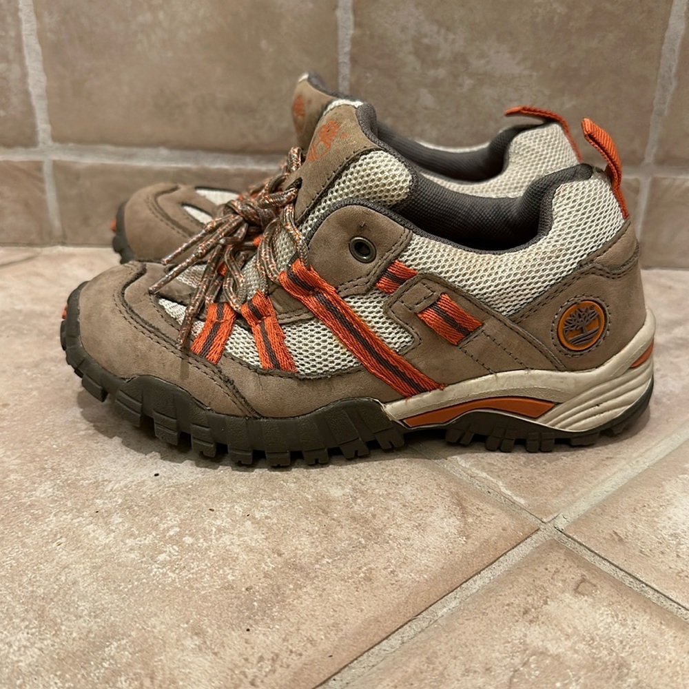 Timberland youth hiking trail shoe sneaker. Size 13Y.